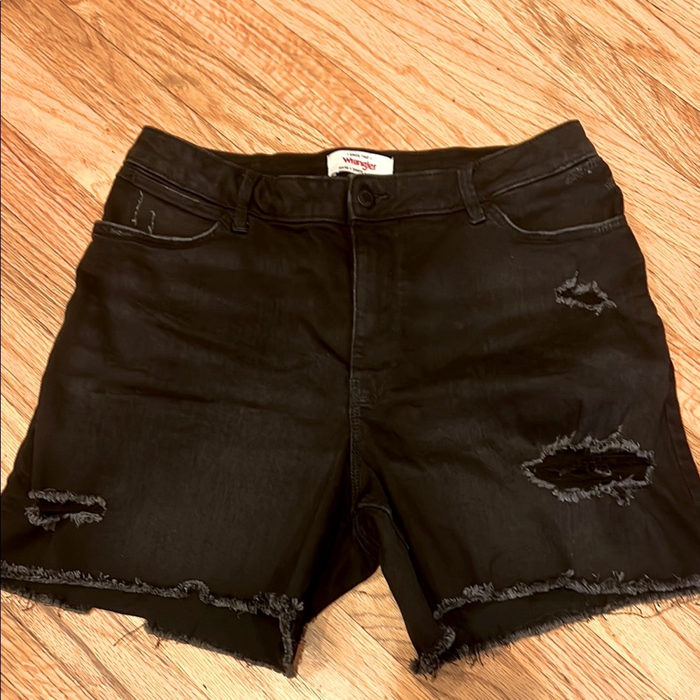 Ladies, black Wrangler shorts sz 12